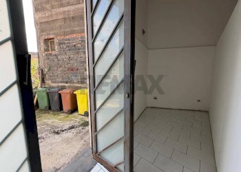 Scale - Commercial Premises via Vittorio Emanuele III
 
246, Belpasso - photo 17