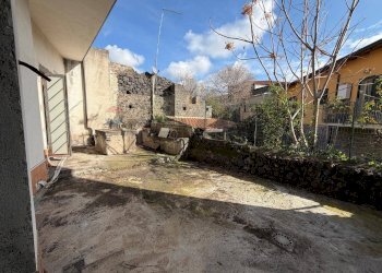 Giardino - Commercial Premises via Vittorio Emanuele III
 
246, Belpasso - photo 19