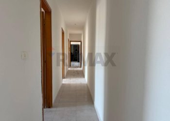 Hall / corridoio - Quadrilocale Via Suor Anna Cantalupo
 
25, Catania - foto 5