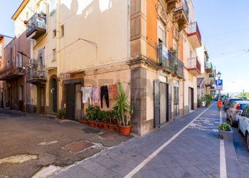 Edificio all\'aperto - Appartamento Via Francesco Crispi
 
6/8, Adrano - foto 2