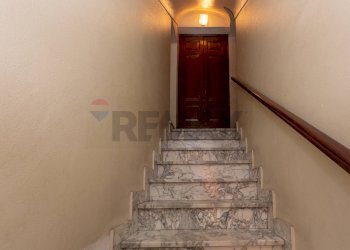 Scale - Appartamento Via Francesco Crispi
 
6/8, Adrano - foto 3