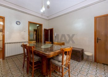 Sala da pranzo - Appartamento Via Francesco Crispi
 
6/8, Adrano - foto 5