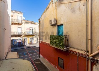 Edificio all\'aperto - Appartamento Via Francesco Crispi
 
6/8, Adrano - foto 6