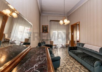 Sala da pranzo - Appartamento Via Francesco Crispi
 
6/8, Adrano - foto 12