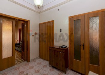 Hall / corridoio - Appartamento Via Francesco Crispi
 
6/8, Adrano - foto 13