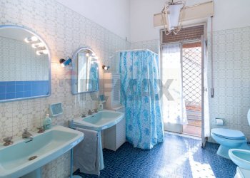Bagno - Casa indipendente via Vittorio Emanuele III
 
307, 309, Belpasso - foto 13