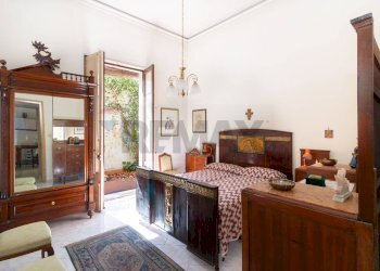Camera / camera da letto - Casa indipendente via Vittorio Emanuele III
 
307, 309, Belpasso - foto 15