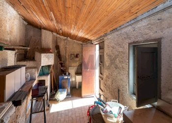 Dispensa di stoccaggio - Casa indipendente via Vittorio Emanuele III
 
307, 309, Belpasso - foto 27