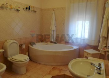 Bagno - Quadrilocale via Francesco Crispi
 
83, Belpasso - foto 9