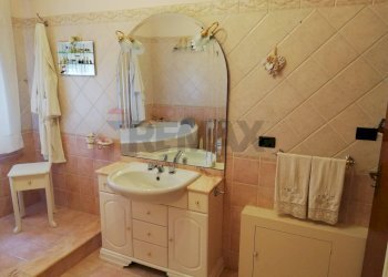 Bagno - Quadrilocale via Francesco Crispi
 
83, Belpasso - foto 11