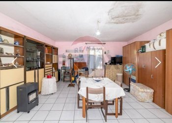 Sala da pranzo - Casa indipendente VIA SAN MARTINO
 
1-3, Camporotondo Etneo - foto 3