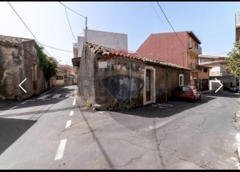 Casa all\'aperto - Casa indipendente VIA SAN MARTINO
 
1-3, Camporotondo Etneo - foto 12