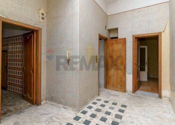 Hall / corridoio - Casa indipendente Via Umberto
 
28, Biancavilla - foto 9