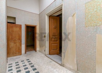 Hall / corridoio - Casa indipendente Via Umberto
 
28, Biancavilla - foto 10