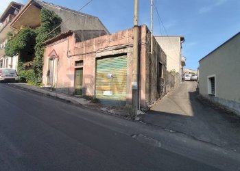 Edificio all\'aperto - Casa indipendente VIA REGINA ELENA
 
100, Belpasso - foto 1