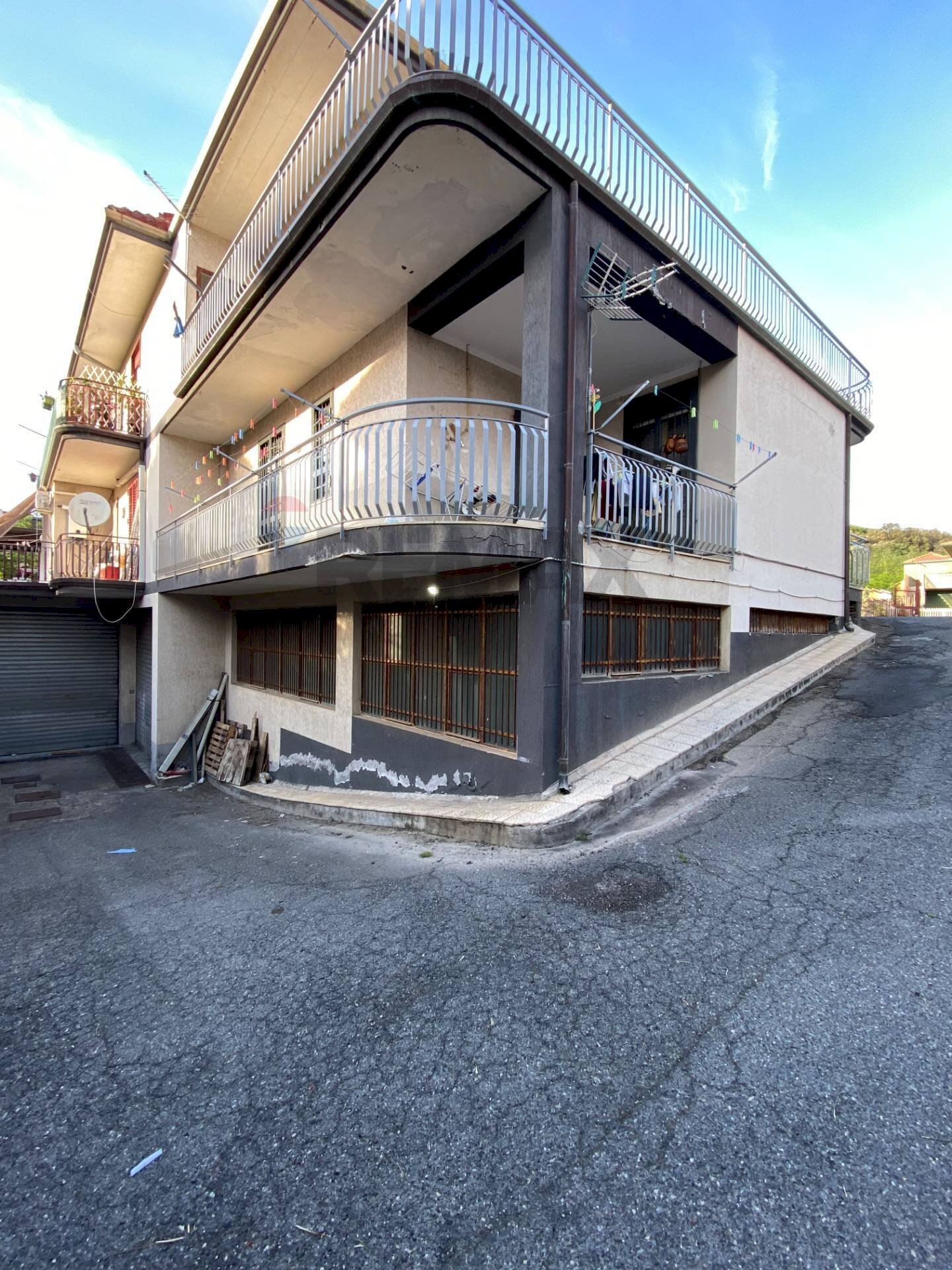 Edificio all\'aperto - Box marchese di casalotto
54, Aci Sant'Antonio - foto 2