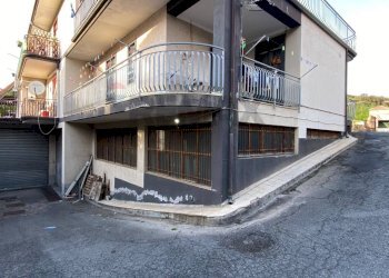 Edificio all\'aperto - Box marchese di casalotto
 
54, Aci Sant'Antonio - foto 2