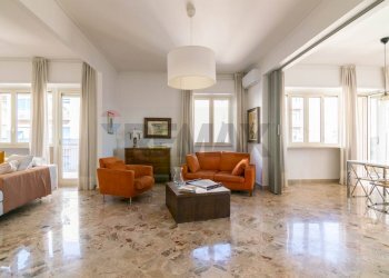 Soggiorno - Appartamento Via Gabriele D'annunzio
220, Catania - foto 12