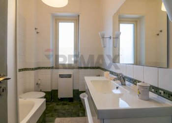 Bagno - Appartamento Via Gabriele D'annunzio
220, Catania - foto 35