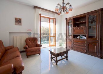 Soggiorno - Appartamento Ponte Esinante
 
17, Cupramontana - foto 2