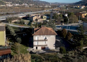 Edificio all\'aperto - Appartamento Ponte Esinante
 
17, Cupramontana - foto 30