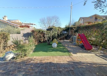 Giardino - Bilocale Via Bastia
 
10 C, Torgiano - foto 2