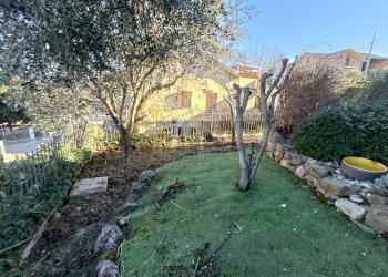 Giardino - Bilocale Via Bastia
 
10 C, Torgiano - foto 50