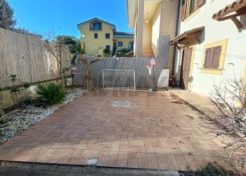 Terrazza - Bilocale Via Bastia
 
10 C, Torgiano - foto 55