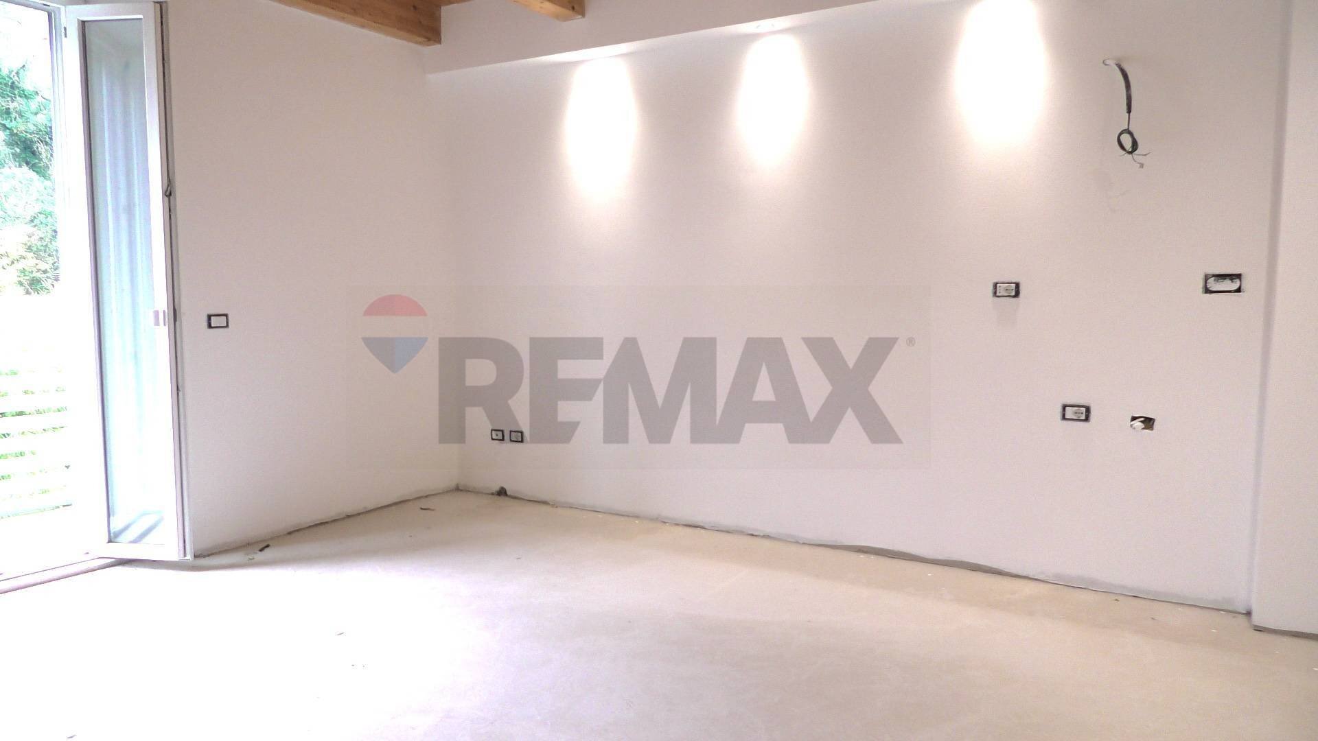 Stanza vuota - Quadrilocale VIA ROMA
 
2, Vernio - foto 2