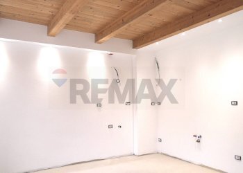 Stanza vuota - Four-room apartment VIA ROMA
 
2, Vernio - photo 7