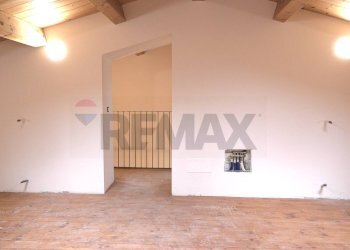 Stanza vuota - Four-room apartment VIA ROMA
 
2, Vernio - photo 17