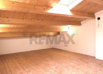 Stanza vuota - Four-room apartment VIA ROMA
 
2, Vernio - photo 18