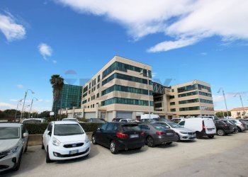 Edificio all\'aperto - Magazzino VIALE SANTA PANAGIA
 
141, Siracusa - foto 4