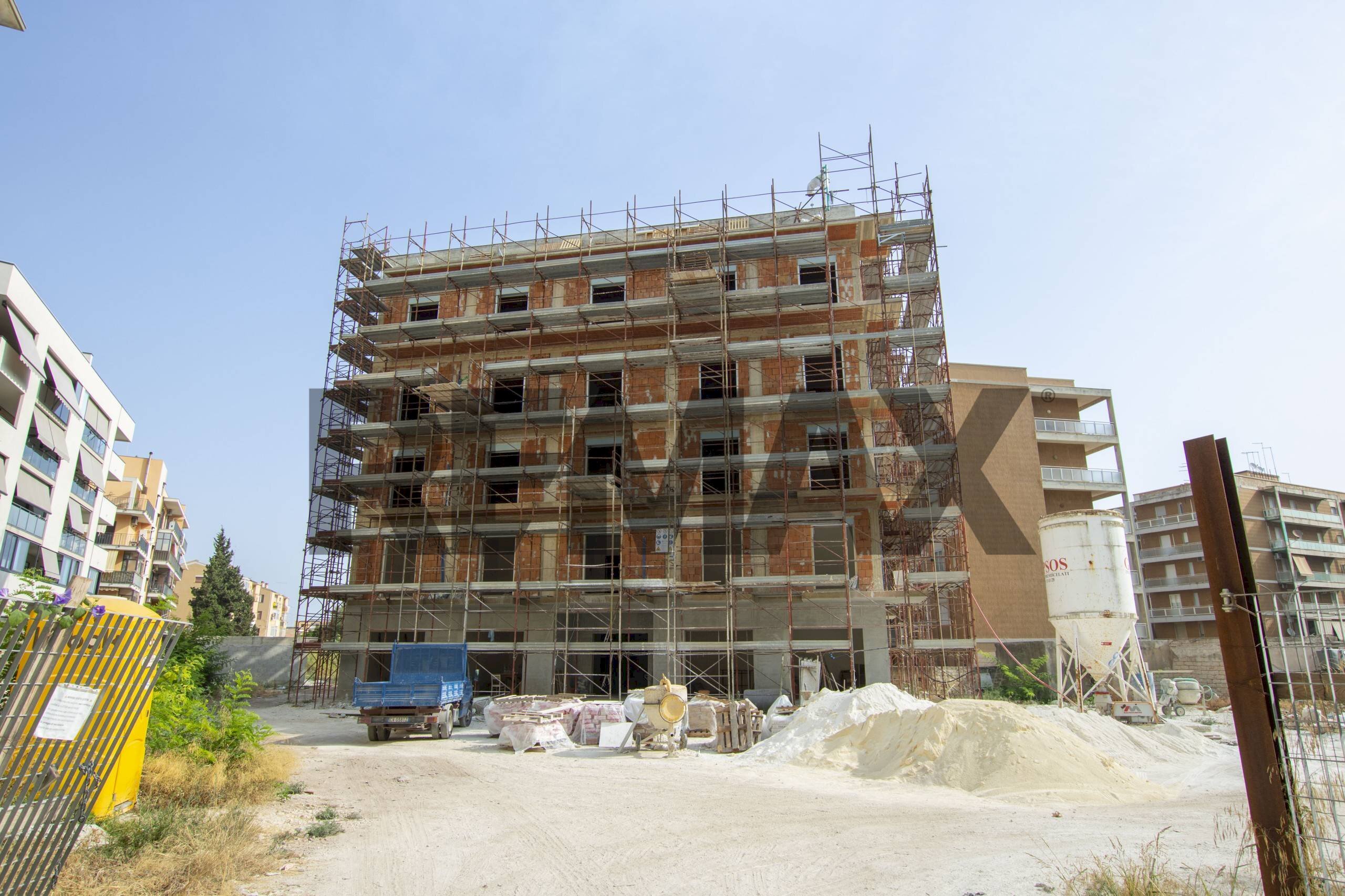Edificio all\'aperto - Trilocale VIA SICILIA
 
snc, Siracusa - foto 1
