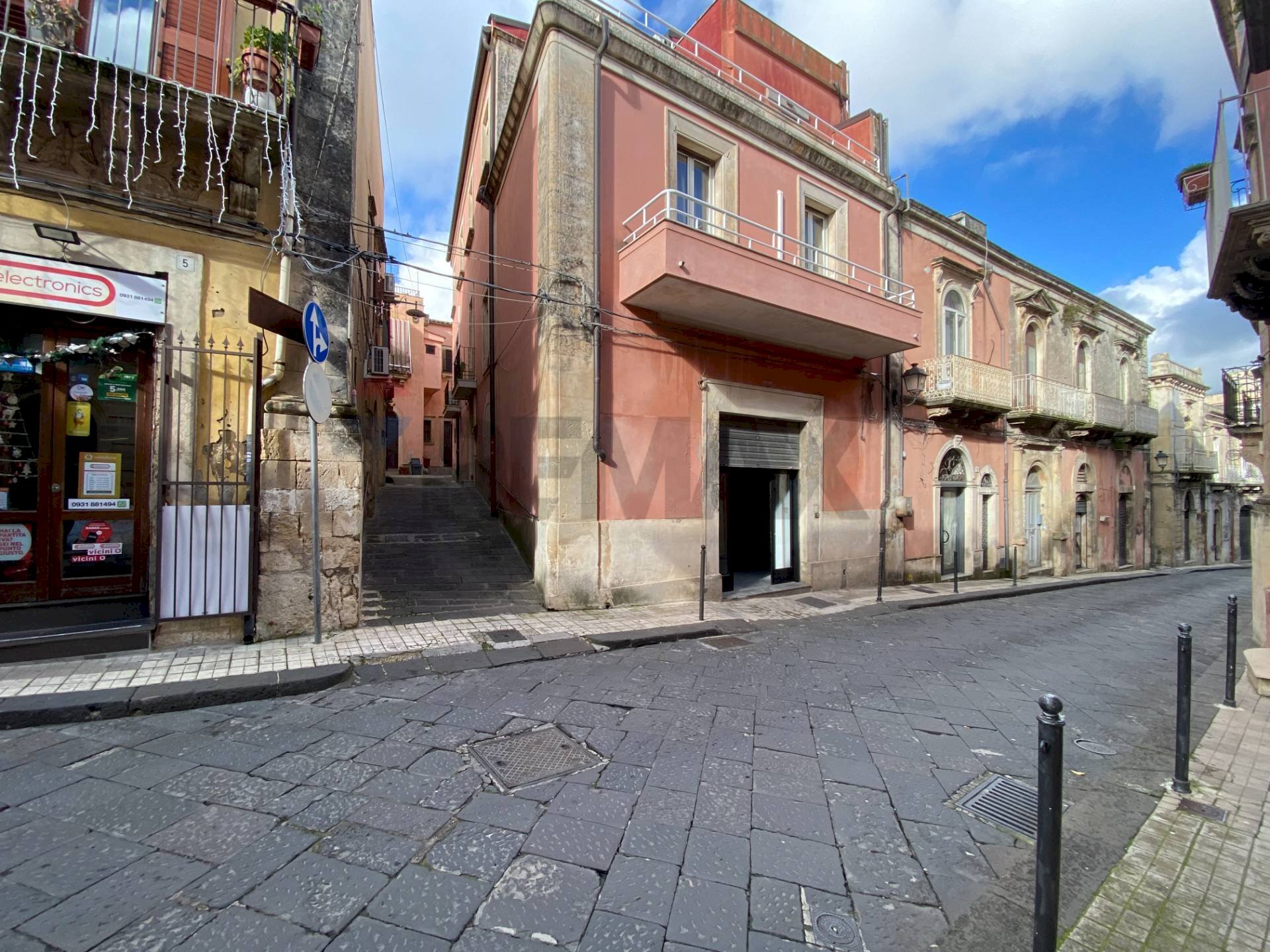 Edificio all\'aperto - Commercial Premises Via Duca D'Aosta
7, Palazzolo Acreide - photo 2