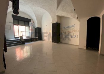 Stanza vuota - Locale Commerciale Via Duca D'Aosta
 
7, Palazzolo Acreide - foto 9