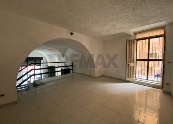 Stanza vuota - Locale Commerciale Via Duca D'Aosta
 
7, Palazzolo Acreide - foto 23