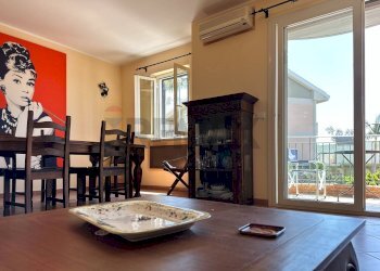 Sala da pranzo - Appartamento via grotte
 
Snc, Furci Siculo - foto 2