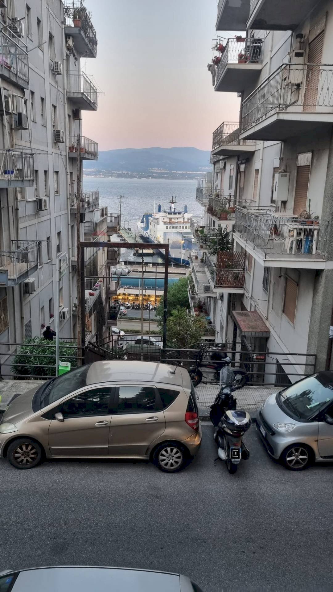 Edificio all\'aperto - Trilocale Via Principessa Mafalda
 
31, Messina - foto 2