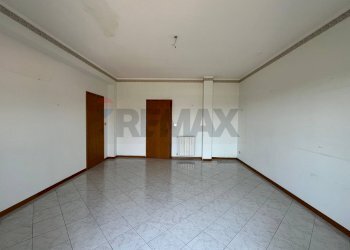 Stanza vuota - Quadrilocale Via Soprarie
 
25, Mascalucia - foto 14