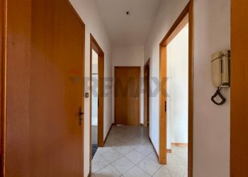 Hall / corridoio - Quadrilocale Via Soprarie
 
25, Mascalucia - foto 36