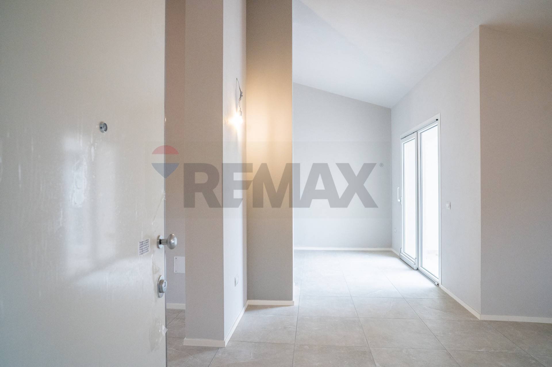 Hall / corridoio - Quadrilocale Via Puttina
16, Viadana - foto 3