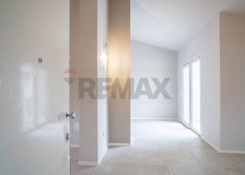 Hall / corridoio - Quadrilocale Via Puttina
 
16, Viadana - foto 3