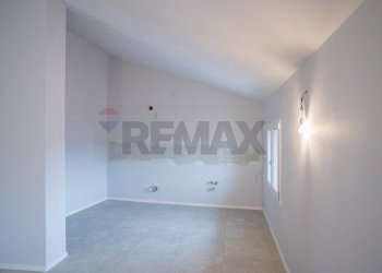 Stanza vuota - Quadrilocale Via Puttina
 
16, Viadana - foto 8