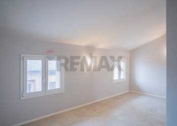 Stanza vuota - Quadrilocale Via Puttina
 
16, Viadana - foto 11