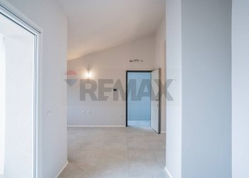 Hall / corridoio - Quadrilocale Via Puttina
 
16, Viadana - foto 13