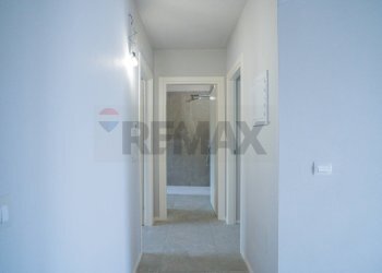 Hall / corridoio - Quadrilocale Via Puttina
 
16, Viadana - foto 16