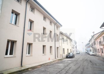 Edificio all\'aperto - Quadrilocale Via Puttina
 
16, Viadana - foto 50