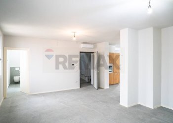 Stanza vuota - Quadrilocale Via Puttina
 
16, Viadana - foto 6