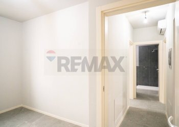 Hall / corridoio - Quadrilocale Via Puttina
 
16, Viadana - foto 20